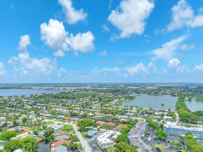 Foto del edificio - Oakland Park Villas