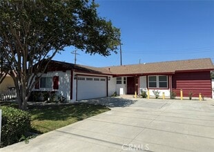 Building Photo - 18425 Aguiro St