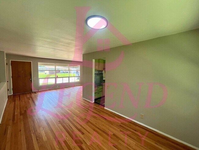 Foto del edificio - Spacious & Charming 3-Bedroom, 2-Bath Home...