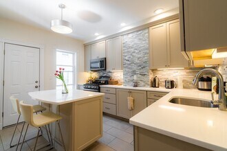 Building Photo - 4 Hardwick St