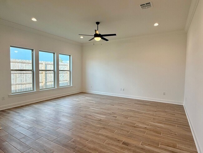 Foto del edificio - Home For Lease