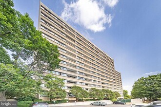 Building Photo - 5911 Edsall Rd Building Photo - 5911 Edsall Rd