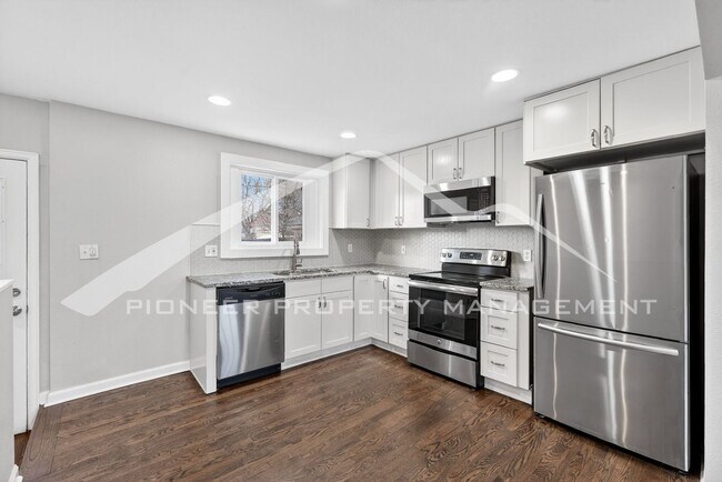 Foto del edificio - Gorgeous Home with Washer/Dryer and Fenced Yard