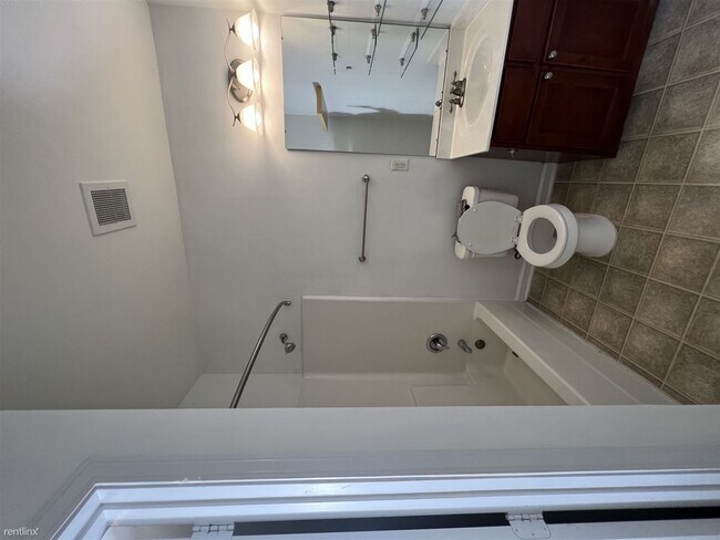 Foto del edificio - 1 br, 1 bath House - 2610 Oldgate Dr Apt 105
