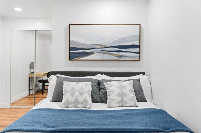 Foto del edificio - 1015 E 25th Ave