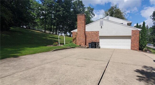 Building Photo - 344 Hays Rd