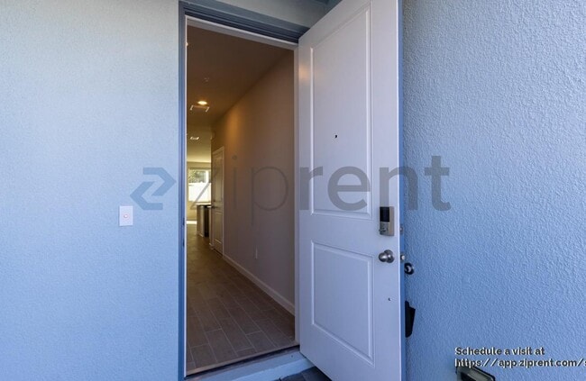 Foto del edificio - 458 Salisbury Cir