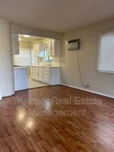 Building Photo - 512 Irving Ave