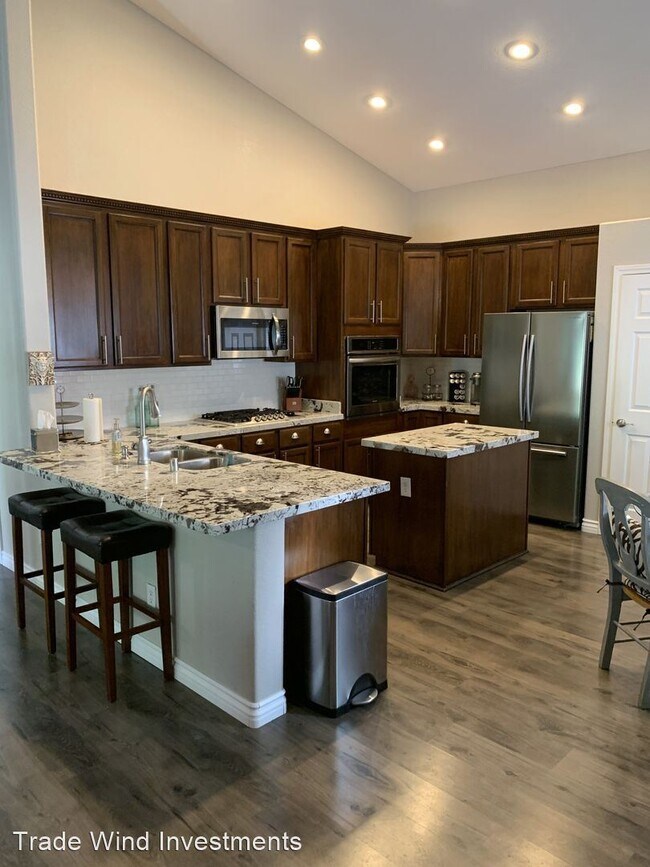 Building Photo - 4 br, 2.5 bath House - 2035 BOBTAIL CIRCLE