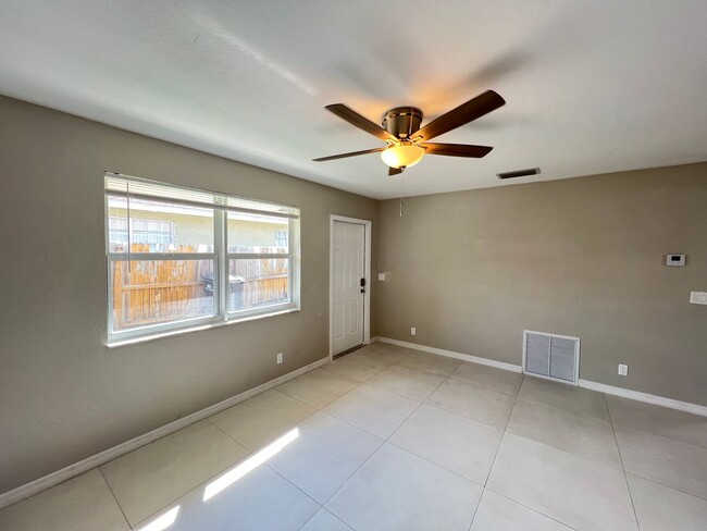 Foto del edificio - 905 9th St