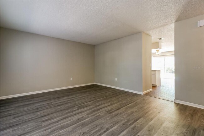 Foto del edificio - 2289 Crystalview Ct