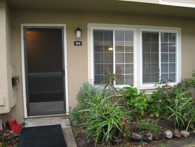 Building Photo - 410 Don Carlos Ct