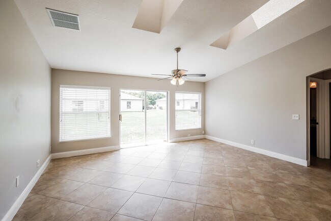 Foto del edificio - 4634 SW Tacoma St