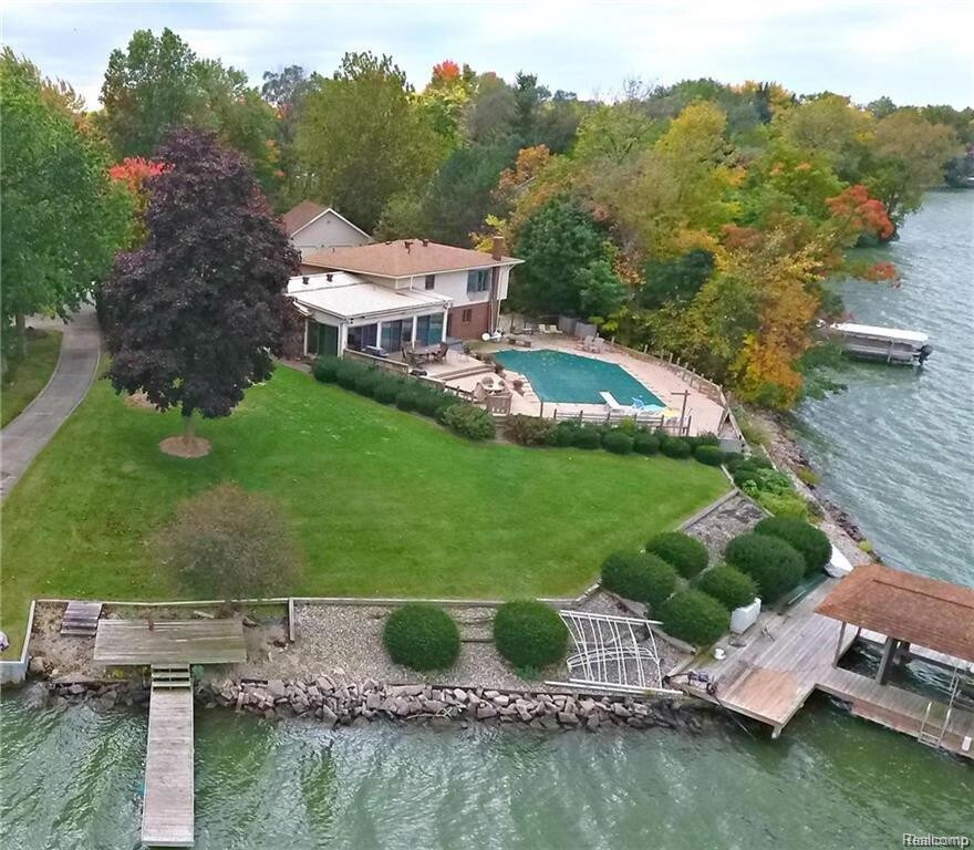 Foto principal - 42494 E Huron River Dr