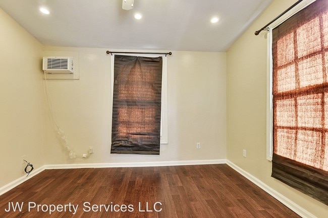 Building Photo - 1 br, 1 bath House - 211 Belleville