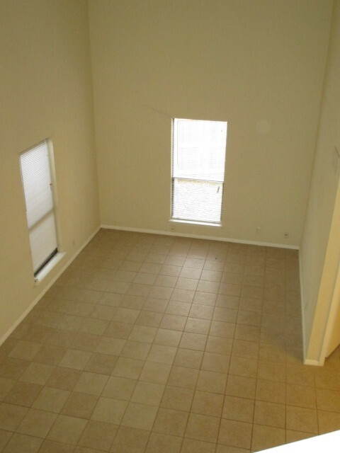 Building Photo - 8208HOOD