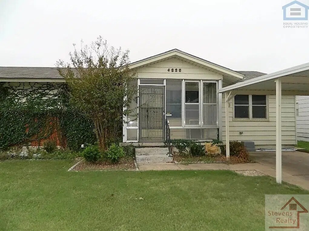 Foto del edificio - 4225 SE Elmhurst Ln
