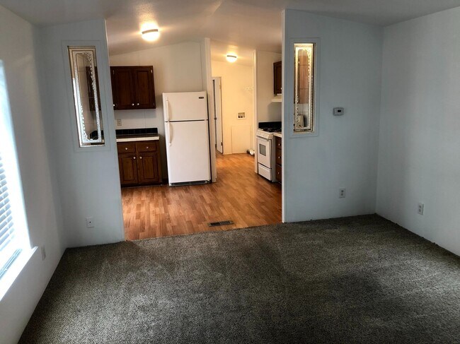 Foto del edificio - 421 N 200 W