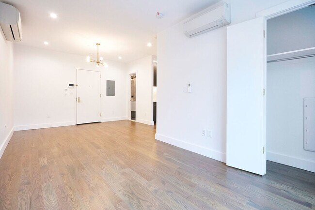 Foto del edificio - 486 Gates Ave