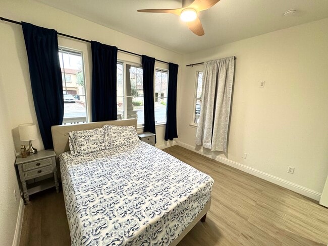 Foto del edificio - 464 W Callado Ave