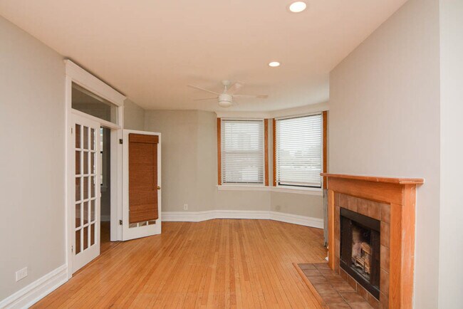 Building Photo - 3434 N Halsted St