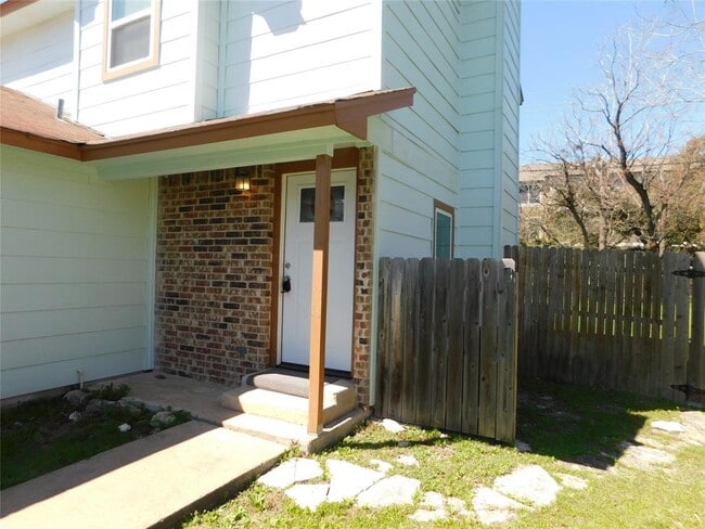 Building Photo - 13304 Waverly Ct
