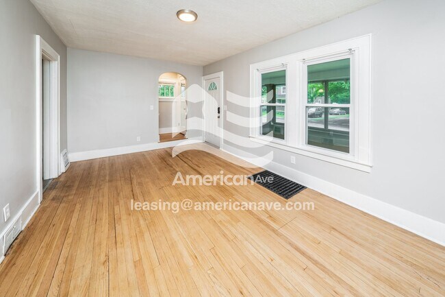 Building Photo - 216 Marguerite Ave