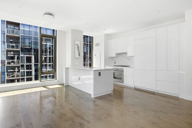 Building Photo - 133 Seaport Blvd