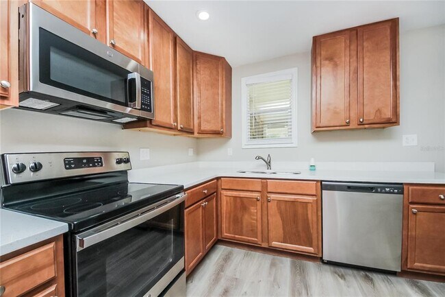 Foto del edificio - 5622 Clearview Dr