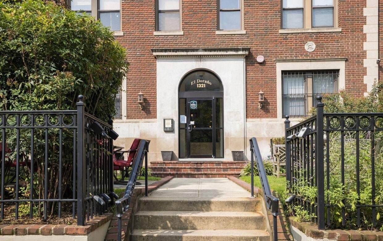 Foto principal - 1321 Fairmont St NW