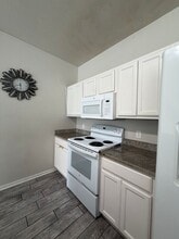 Building Photo - 1150 Airport Rd