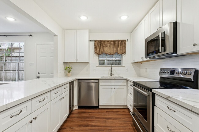 Building Photo - 1415 Homer St