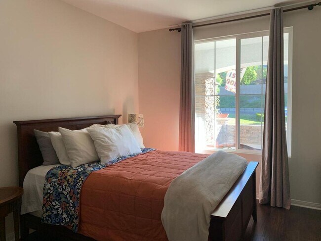 Foto del edificio - 1684 Tamarron Dr