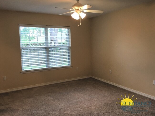 Foto del edificio - Charming 3-Bedroom Home in the Heart of Ni...