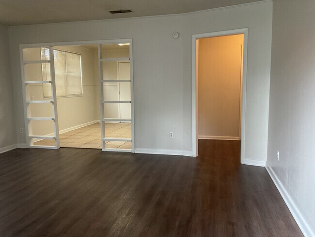 Building Photo - Gorgeous 2BR/1BA Home For Rent!