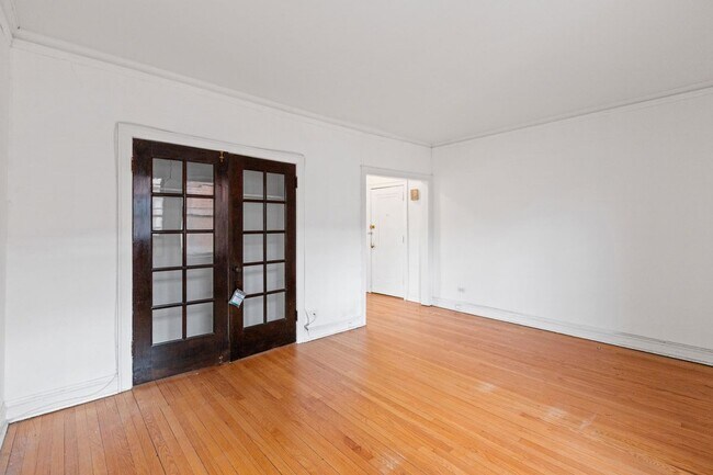 Foto del edificio - 4505 N Greenview Ave