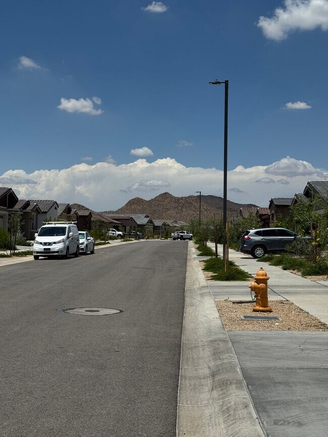 Building Photo - BRAND NEW 5 BEDROOM HOME IN COPPERLEAF IN ...