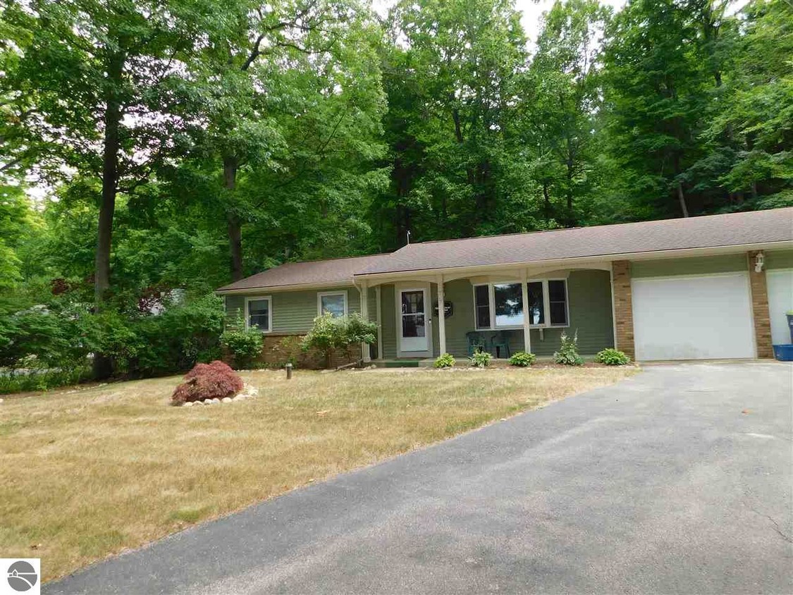 Primary Photo - 9072 Peninsula Dr
