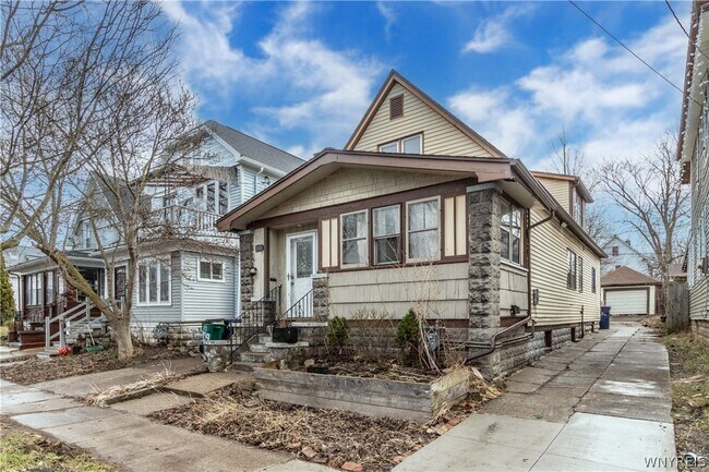 Building Photo - 107 Hawley St