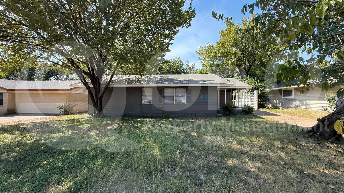 Foto principal - 910 S Mills Dr