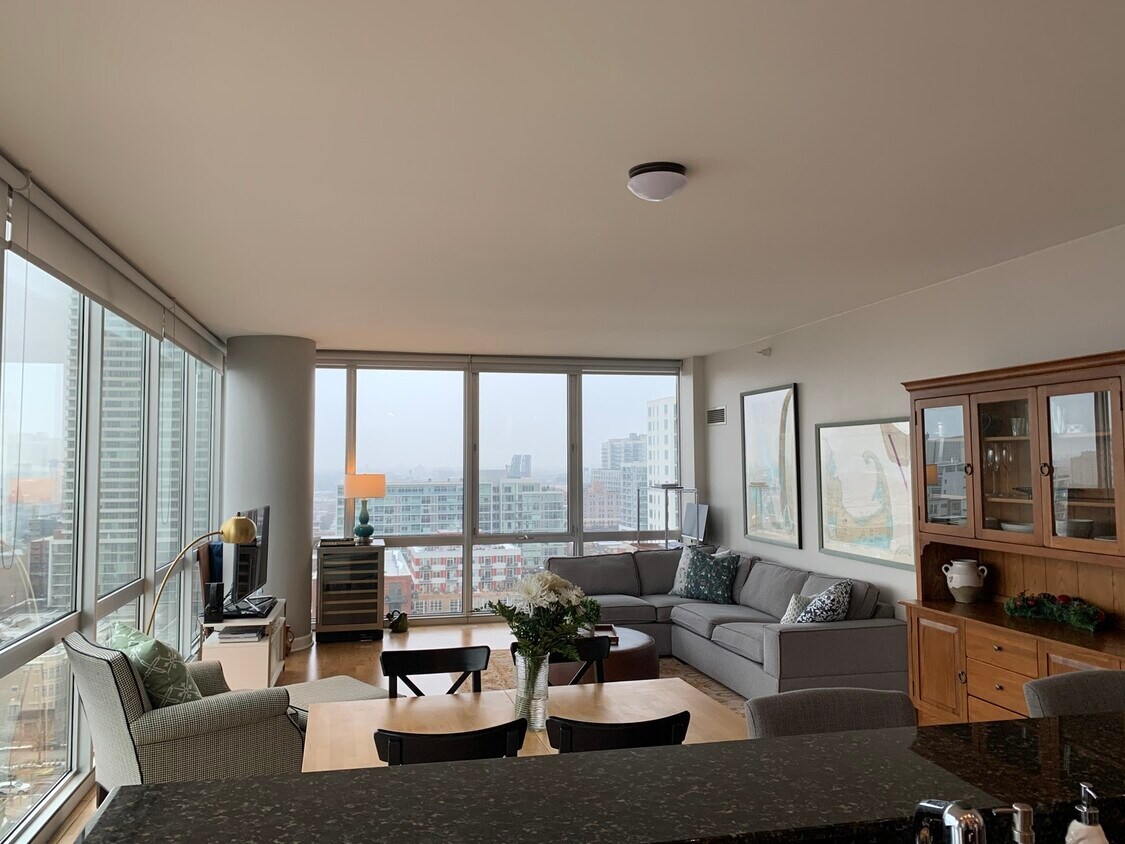 Foto principal - 1629 S Prairie Ave