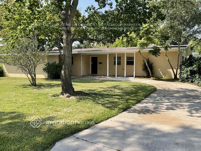Building Photo - 1517 Bentin Dr N