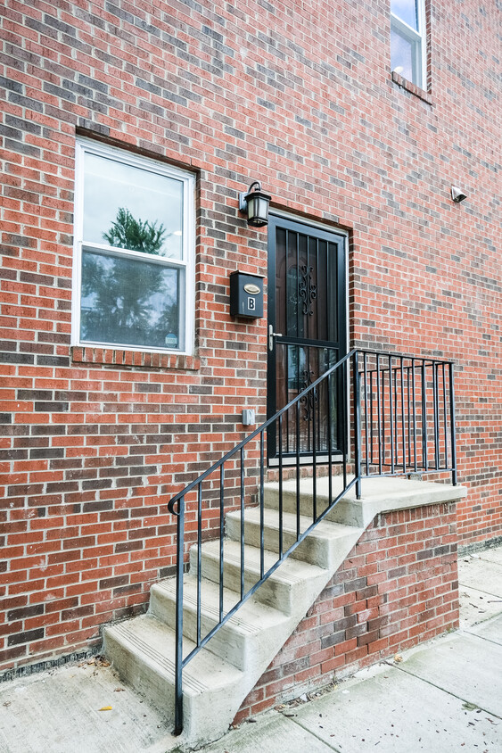 Main entrance into the apartment - 655 16th St NE