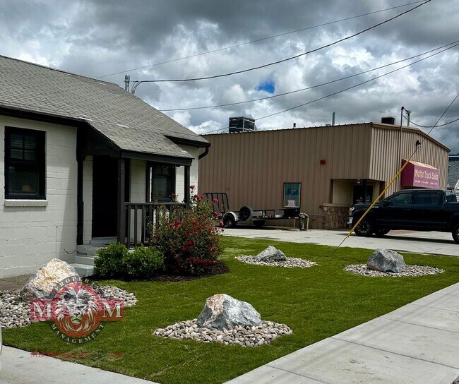 Foto del edificio - Cozy 1 Bd 1 Bath Remodeled Duplex