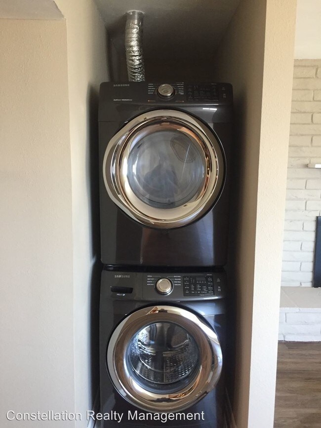 Building Photo - 1009 Dennstedt Ct