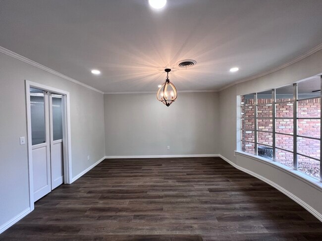 Front Living/Office - 6403 Dreyfuss Rd