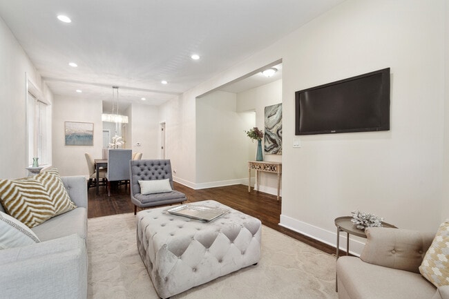 Building Photo - 6826 S Prairie Ave