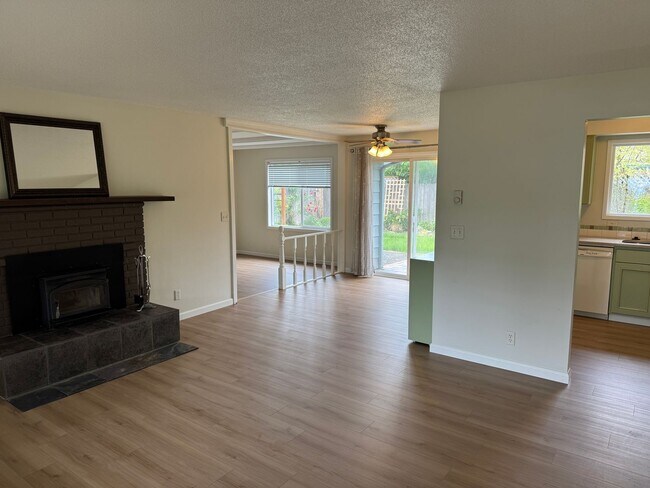 Foto del edificio - Discover this well-maintained 3-bedroom, 2-bath home in Eugene, OR.