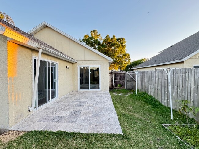 Foto del edificio - 10313 Crystal Point Dr