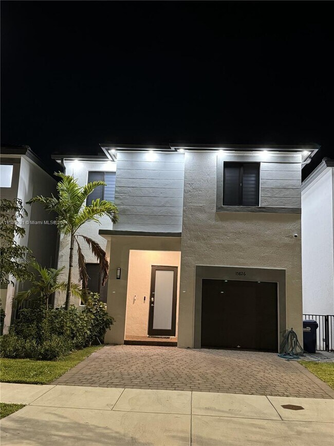 Foto del edificio - 15826 SW 136 Way